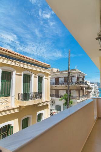 Modern Apartment - 5min Walk To Beach - AC - Wifi