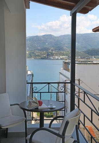 Maisonette In The Old Port Of Sitia