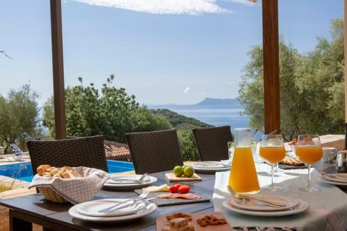 Villa Talia-a 4 Bedroom Villa With Majestic View And Infinity Pool
