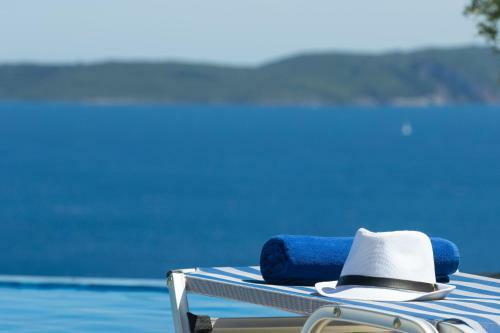 Villa Talia-a 4 Bedroom Villa With Majestic View And Infinity Pool