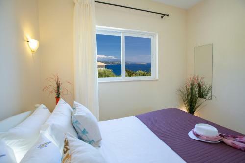 Villa Talia-a 4 Bedroom Villa With Majestic View And Infinity Pool