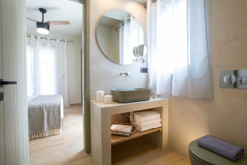 Villa Elanthy-new Luxury Villa With Private Sea Access