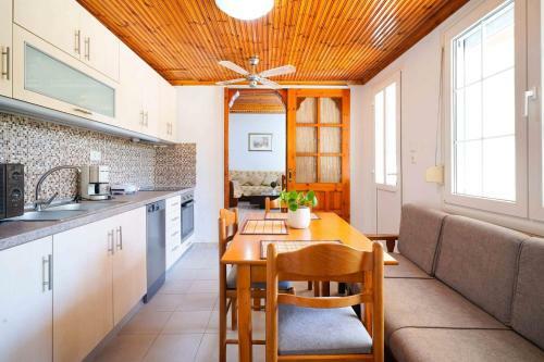 Holiday House Skala Kallirachi