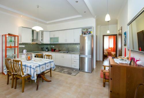 Kallisti Apartment