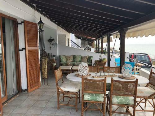 Superior, Comfortable Seaside Home With Amazing View