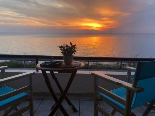 Superior, Comfortable Seaside Home With Amazing View