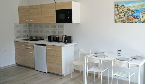 Marina Pedi Apartments