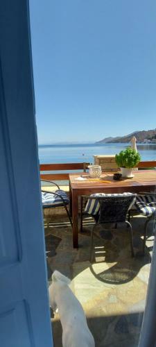 Symi . Villa Calme (sur La Mer).