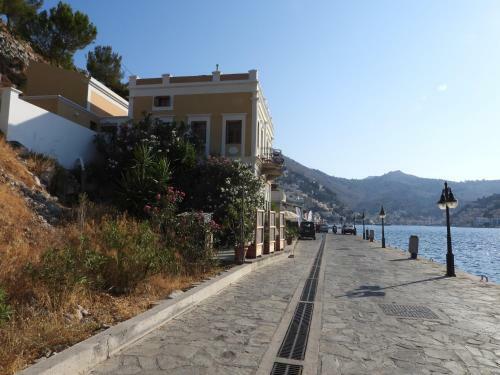 Overthe Sea Apartments