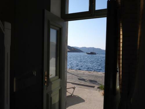 Overthe Sea Apartments