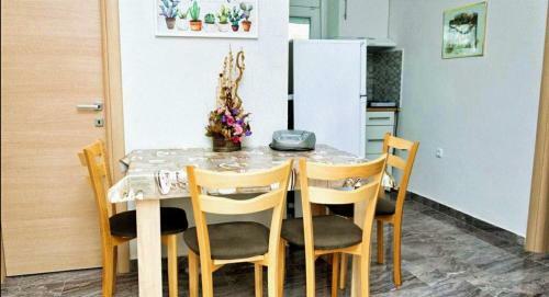 Cristi Apartments