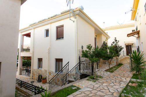 Linas House Sivota