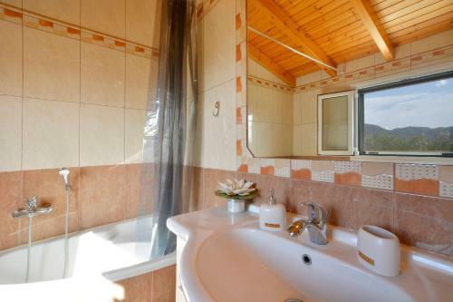 Irinis House Skripero Corfu