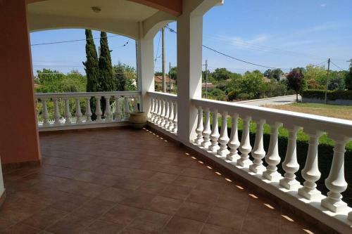 Luxurious Garden House Between Aegean & Olympus