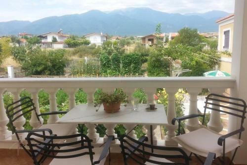 Luxurious Garden House Between Aegean & Olympus