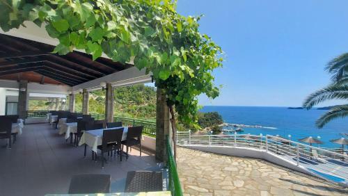 Dionysos Hotel