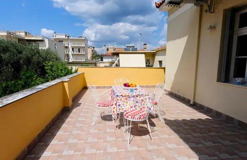 Villa ?raditional House With Large Terrace And Garden.