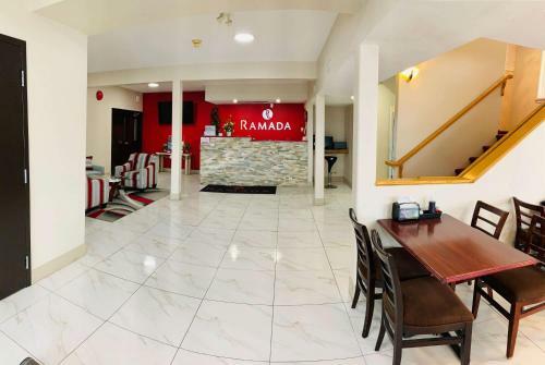 Hotel Ramada Limited 100 Mile House - Standard Cb