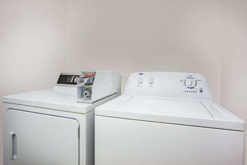 Hotel Ramada Limited 100 Mile House - Standard Cb