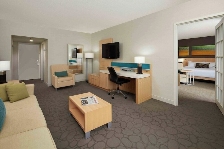 Hotel Delta Prince Edward