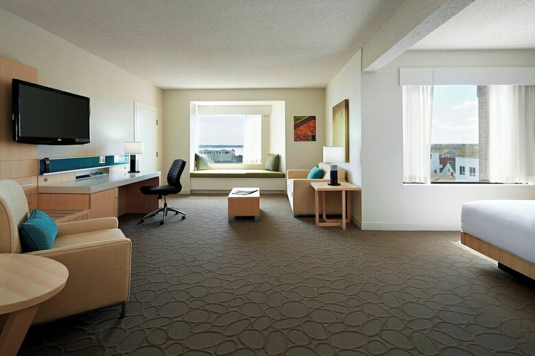 Hotel Delta Prince Edward