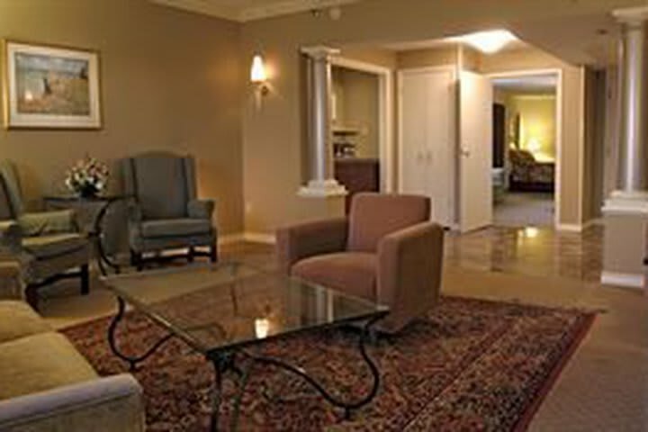 Hotel Delta Prince Edward