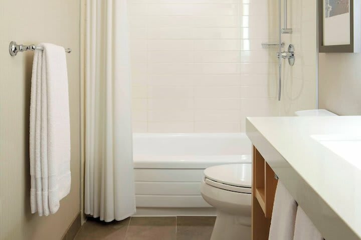 Hotel Delta Prince Edward
