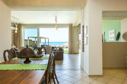 Villa Espera, Luxury Beach Front Residence