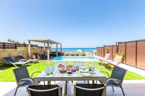 Villa Espera, Luxury Beach Front Residence