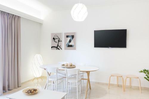 Effie's Cozy Beach Front Apartment