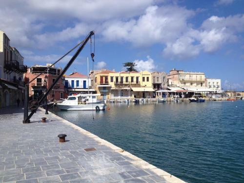 Two-bedrooms Apartment In Center Of Rethymno