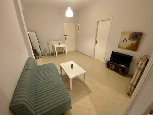 Le Chris Central Apartments