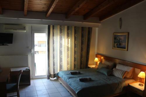 Le Chris Central Apartments