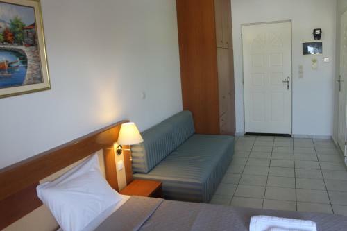Le Chris Central Apartments