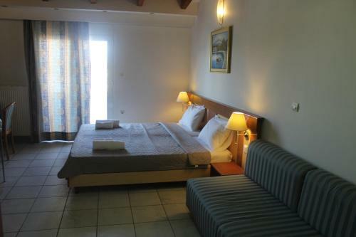 Le Chris Central Apartments