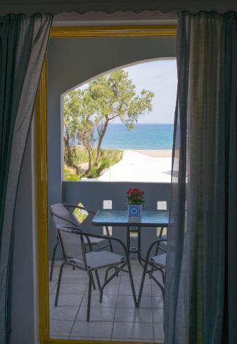 El Mar Apartments