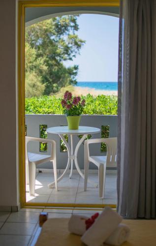 El Mar Apartments