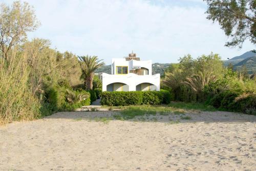 El Mar Apartments