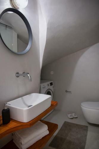 Orestis Downtown Home