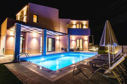 Modern Villa With Salted Water Pool,jacuzzi, Bbq!