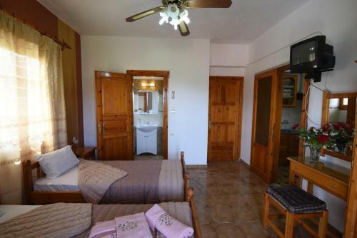 Hostal Panagou Studios