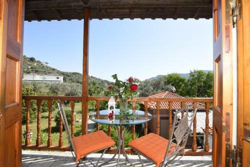 Hostal Panagou Studios