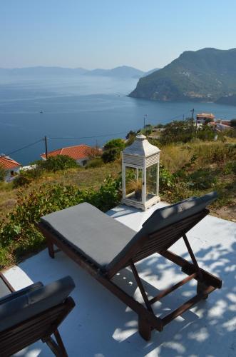 Villa Elea,suberb Seaview,nearby Beach And Town.