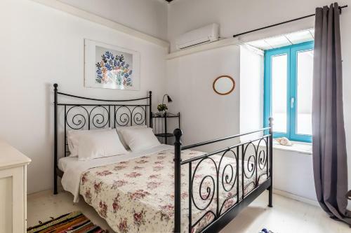 Delphine's House