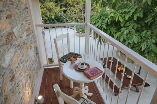 Pyrgos Country House