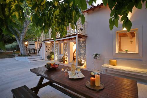 Pyrgos Country House