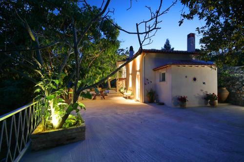 Pyrgos Country House
