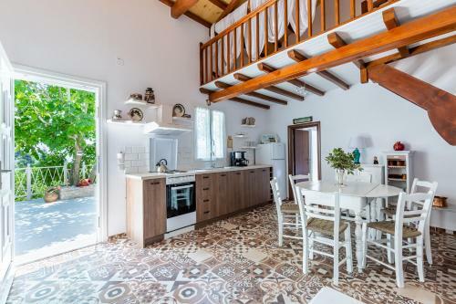 Pyrgos Country House
