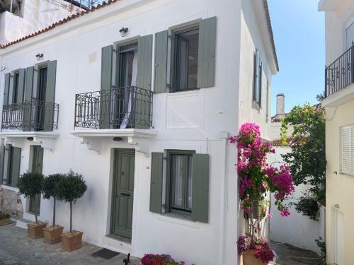 Raphael Skiathos Living-olga