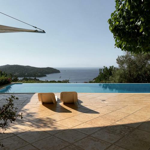 Luxury Villa With Infinity Pool